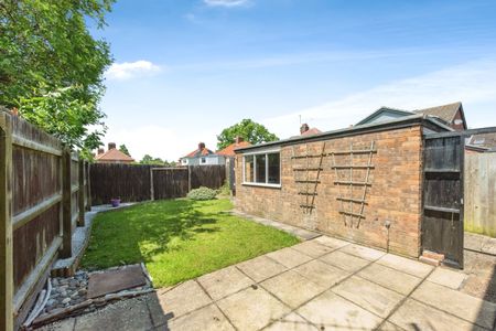 Wellington Close, Bury St. Edmunds, West Row - Photo 5