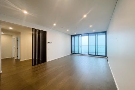 Brand New Luxury Apartment l The biggest two bedrooms !High level two bedrooms one study area l Breath taking city view with water and harbour bridge! - Photo 3