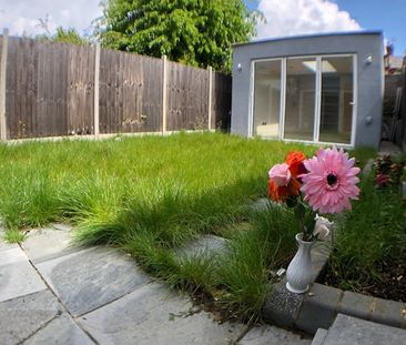 Room in a Shared House, Cedar Road, NW2 - Photo 1