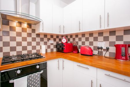 Two Bedroom Flat For Let North Villas Camden NW1 - Photo 4