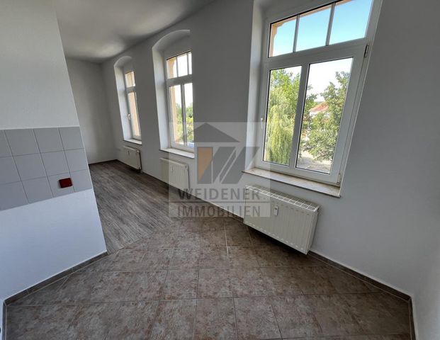 Neuer Bodenbelag! 2-Zimmer Wohnung in zentraler Lage mit Aufzug und Balkon! - Foto 1