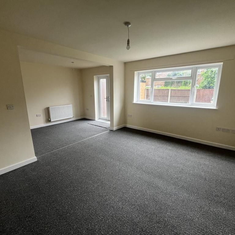 4 bedroom terraced house to rent - Photo 1