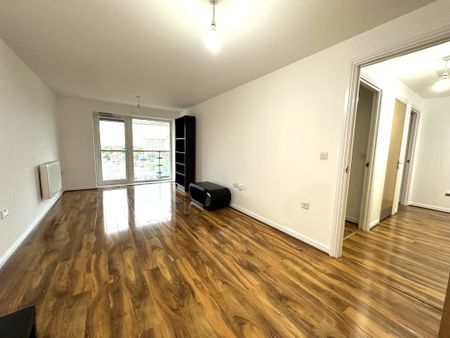 Bedfont Lane, Feltham - Photo 2