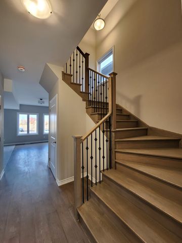 For Lease - 97 Renfrew Trail, Welland, Ontario - Photo 2