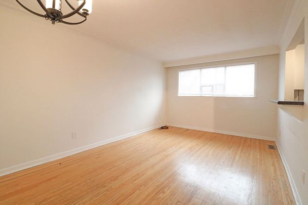 For Lease - 866 Davenport Road Unit# Main, Toronto, Ontario - Photo 1