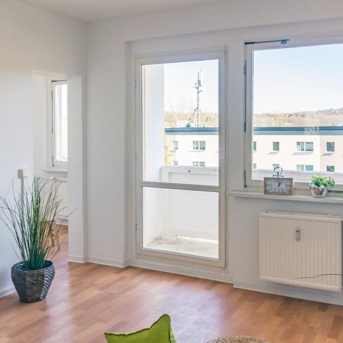 Ruhig gelegene 3-Raum-Wohnung mit Balkon - Foto 1