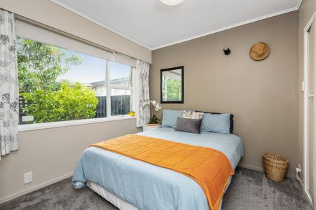 Havelock North - 2 Bedrooms - Photo 3