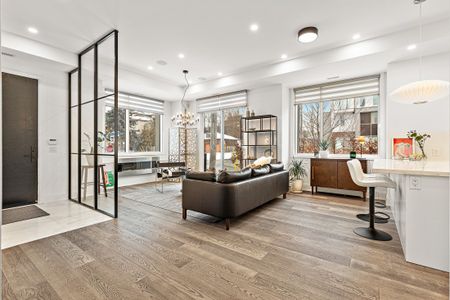 For Lease - Unit 1 - 18 Greenbriar Road, Toronto, Ontario - Photo 2