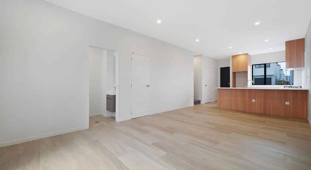 Stunning Four Bedroom Townhouse - Photo 1