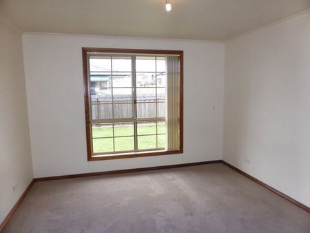 2/62 Joffre Street, Mowbray - Photo 3