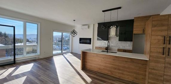 Grand 5 1/2 Sainte-Adèle Dernier étage - Photo 2