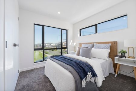 Stylish 3-Bedroom Home with Study - Photo 3