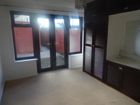 2 bedroom bungalow to rent - Photo 3