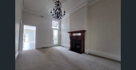 Charming Victorian Character Meets Modern Comfort in the Heart of Kew - Photo 2