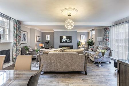 4 bedroom townhouse to rent - Photo 2