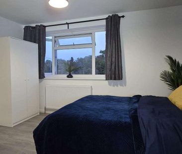 4 bedroom house of multiple occupation to rent - Photo 1