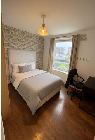 4 bedroom flat share to rent - Photo 3