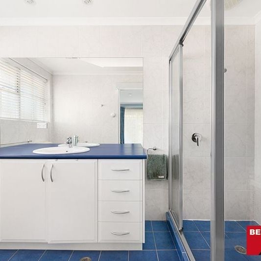 Charming Home to make yours! - Photo 1