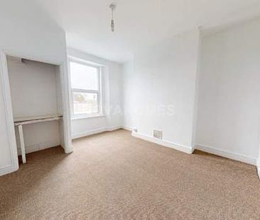 3 bedroom property to rent in Plymouth - Photo 6
