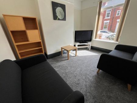 4 bedroom terraced house to rent - Photo 5
