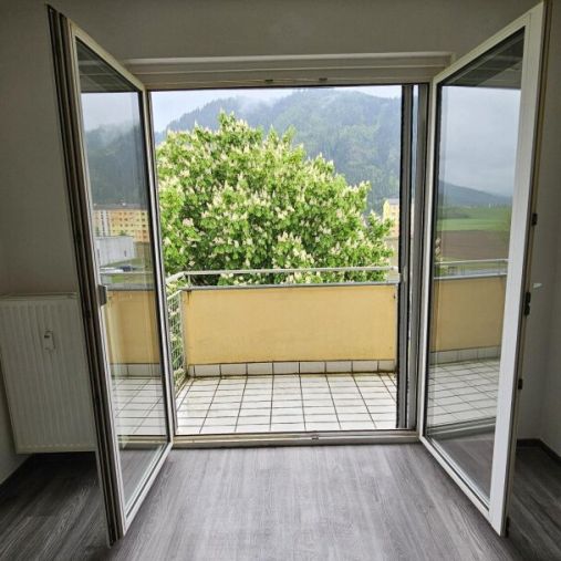 Schöne 2-Zimmerwohnung mit Frühstücksbalkon – unbefristeter Mietvertrag - Photo 1