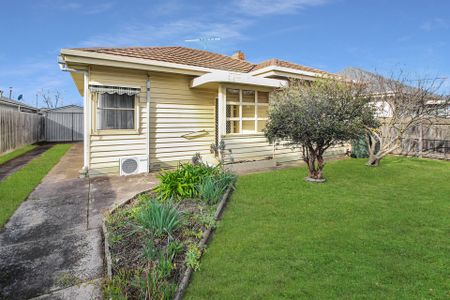 9 Rugby Street, Belmont - Photo 3