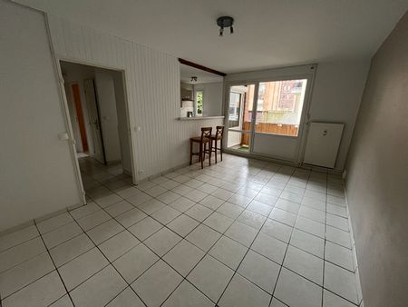 Location Appartement 2 pièces 48m² - Photo 2
