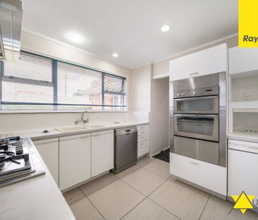 Warm, Practical Living in a Highly Convenient Location - Photo 3