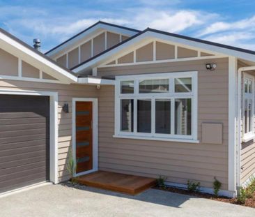 Stunning Renovated Three bedroom Villa - Photo 3