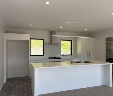Brand new Living - Photo 4