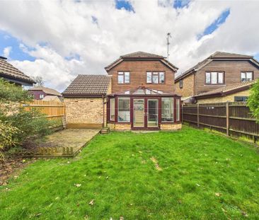 4 bedroom detached house to rent - Photo 5