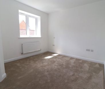 3 bedroom end of terrace house to rent - Photo 5