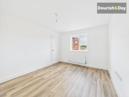 4 bedroom detached house to rent - Photo 4