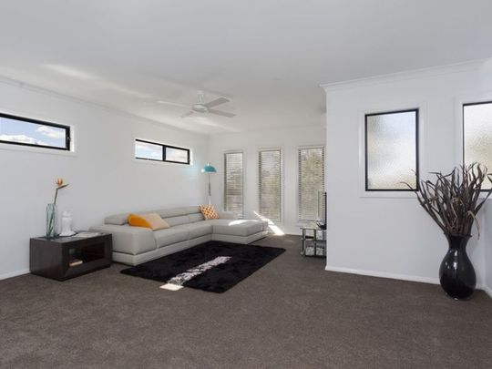 2/31 Booth Street, Golden Square - Photo 1