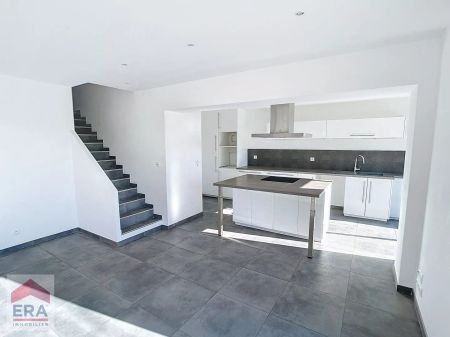 A louer Maison type 4 Marseille 13013 St Mitre Chateau Gombert terrasse jardin parkings - Photo 4