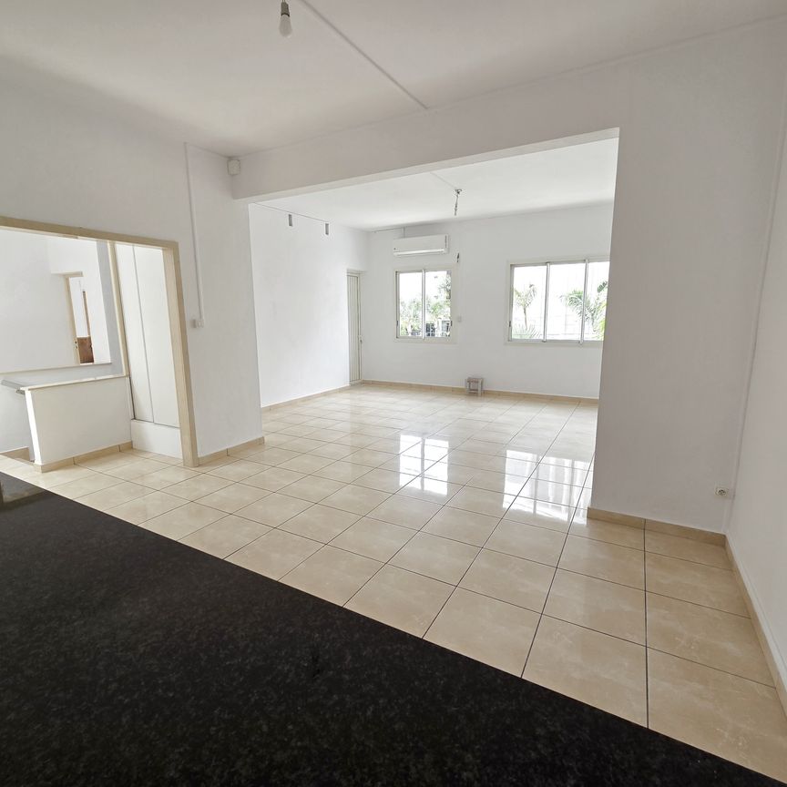 Location Appartement 5 pièces 125m² ST DENIS 97400 - Photo 1