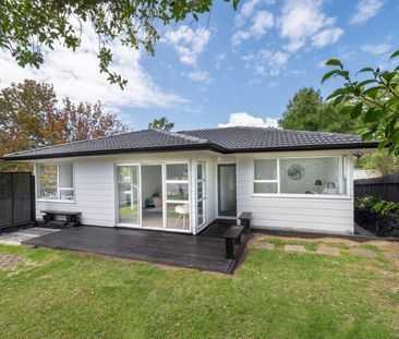 Beautifully Renovated Family Home in Sunnynook - Photo 6