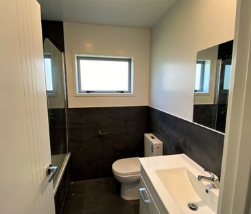 Easy Living in a Stylish 3-Bedroom Home - Photo 5