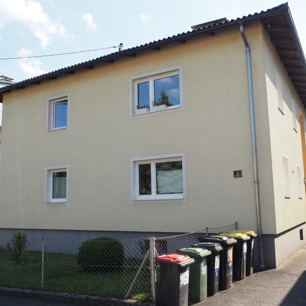 Auberg! Hübsche, generalsanierte 2-Zimmer-Wohnung im OG eines 8-Parteienhauses, Küche gegen Ablöse, inkl. Parkplatz! - Photo 1