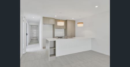 Modern and functional low maintenance house - Photo 3