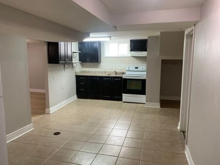 For Lease - 5 Tulloch Drive Unit# ( Lower ), Ajax, Ontario - Photo 5