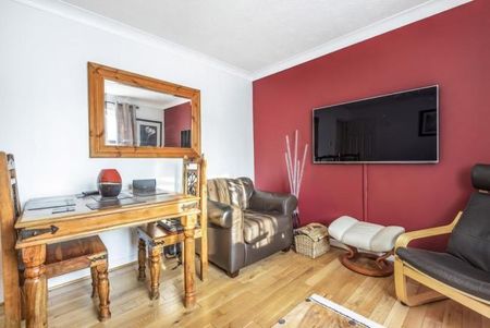 Sovereign Court, High Wycombe - Photo 2