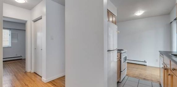 Available April 1st-FURNISHED-Pet Allowed Studio@1985 W 8th Ave - Photo 2