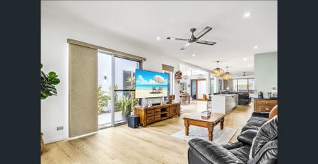 Stunning Executive Living in Hervey Bay - Photo 3