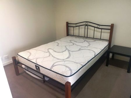 Fully furnished 1-bedroom apartment in Docklands - Photo 4