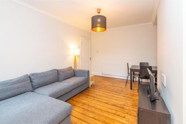 3 bedroom flat to rent - Photo 1