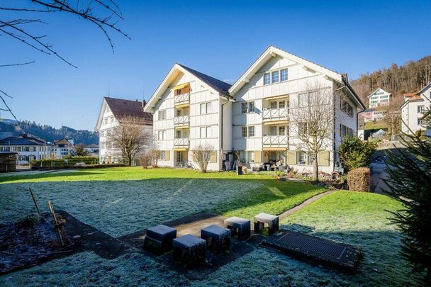 Grosszügige, helle 4.5 Zimmer Wohnung mit Balkon - Foto 1