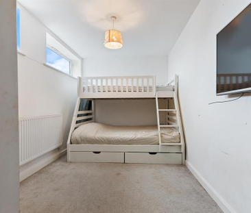 2 bedroom ground floor flat to rent - Photo 5