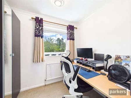 Plymouth Avenue, Woodley, Reading, Berkshire, RG5 - Photo 4