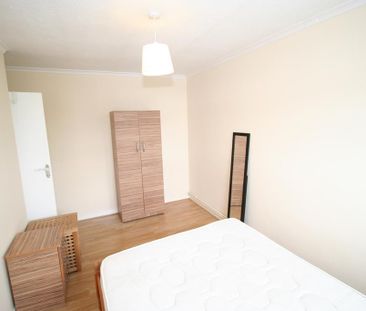 3 bedroom apartment to rent - Photo 5